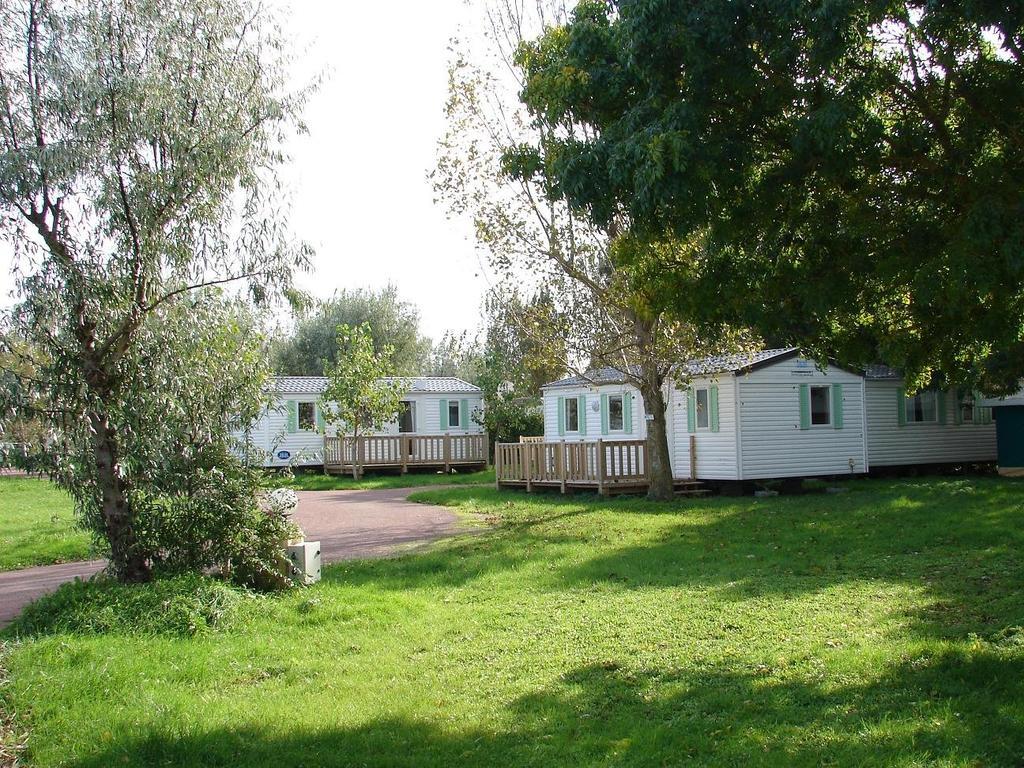 Camping Phare Ouest Saint-Denis-dʼOléron Extérieur photo