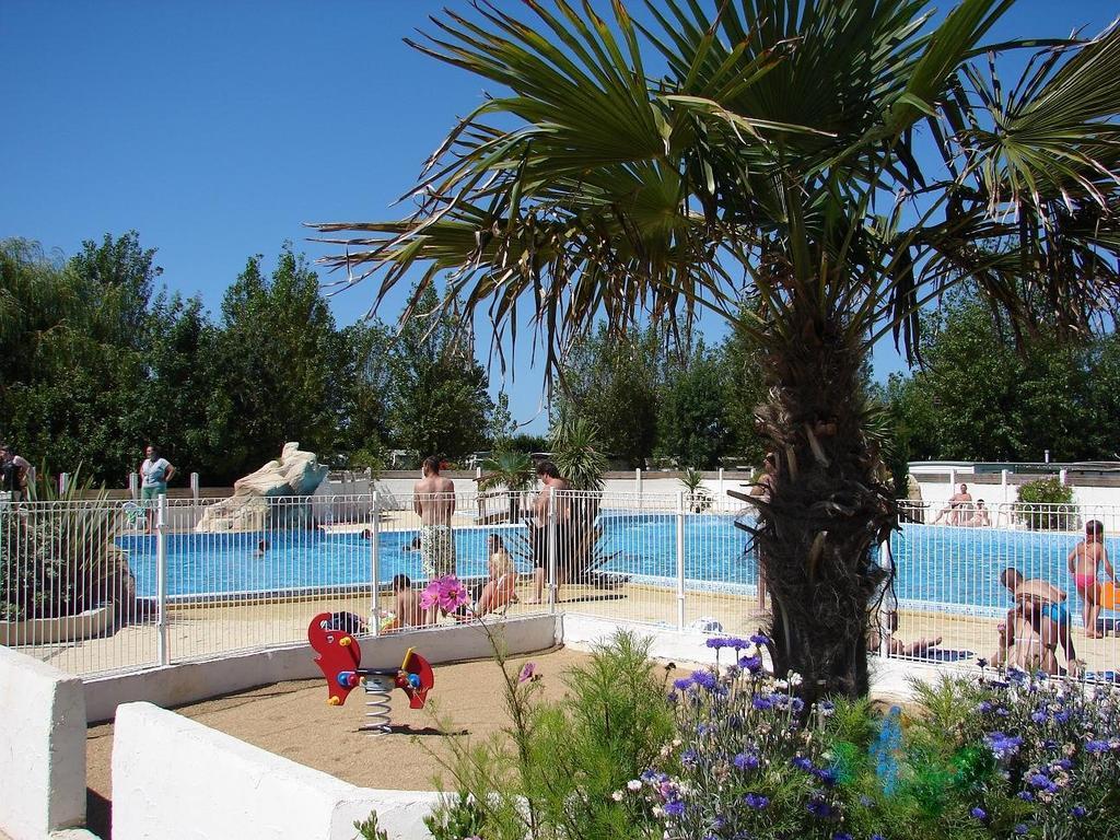 Camping Phare Ouest Saint-Denis-dʼOléron Extérieur photo