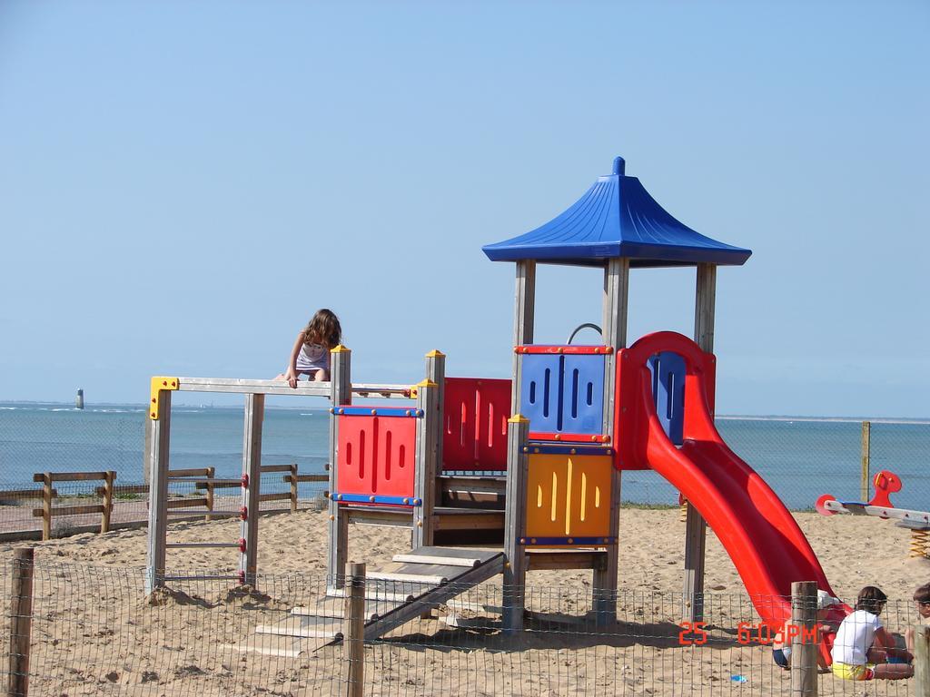 Camping Phare Ouest Saint-Denis-dʼOléron Extérieur photo