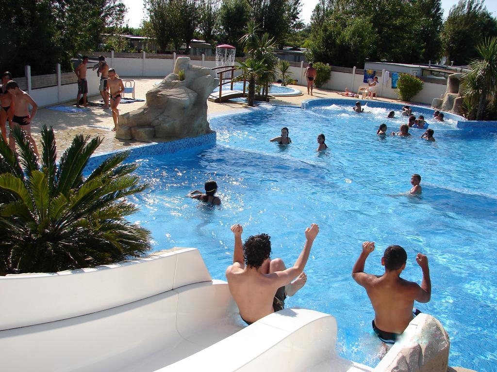 Camping Phare Ouest Saint-Denis-dʼOléron Extérieur photo