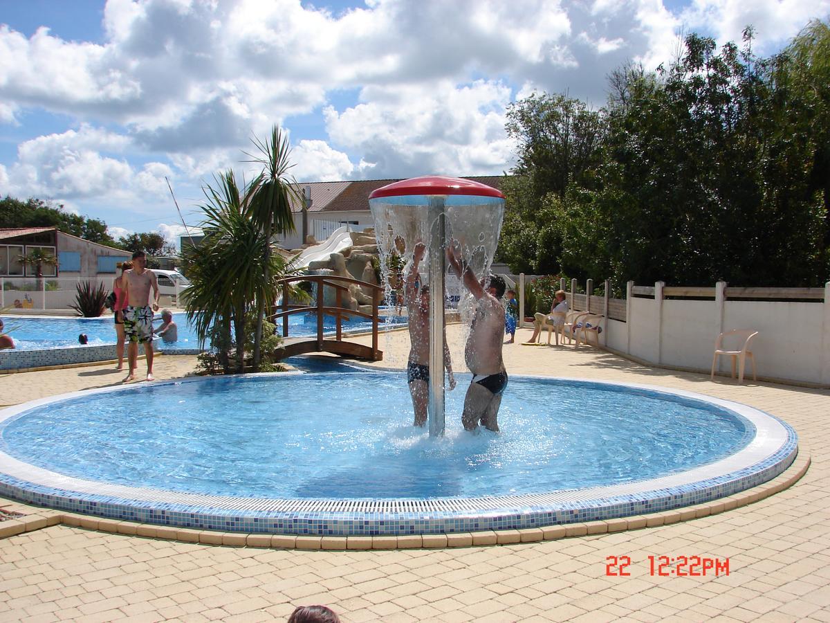 Camping Phare Ouest Saint-Denis-dʼOléron Extérieur photo